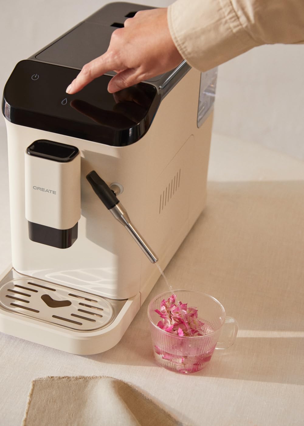 CREATE / THERA MATIC TOUCH/Cafetera superautomática blanco roto / 20 bar, tanque 1,5l, depósito para granos de café de 180g, brazo vaporizador, panel de control táctil, función autolimpieza, 1350W
