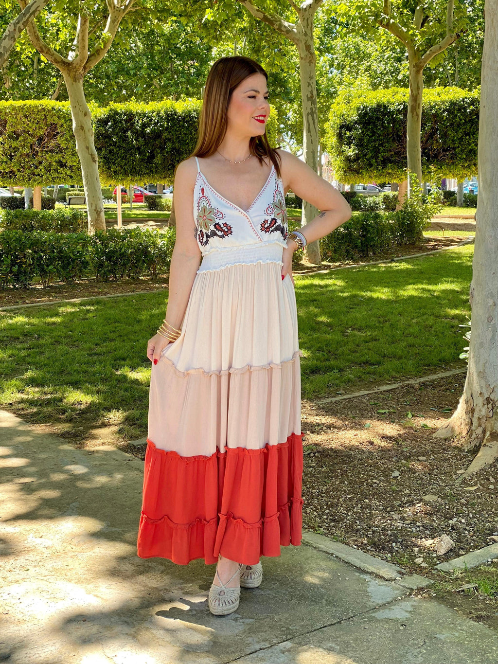 VESTIDO TIRANTE BORDADO